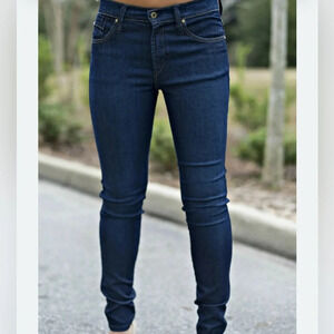 James Jeans High Class Skinny Jeans Size 32/M Dark Washed.